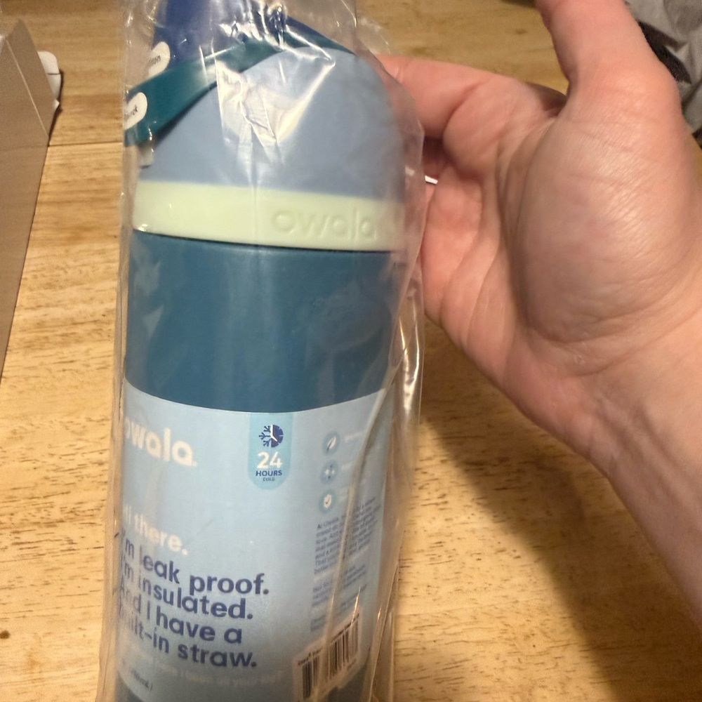 Owala freesip NIB Blue 24 oz
